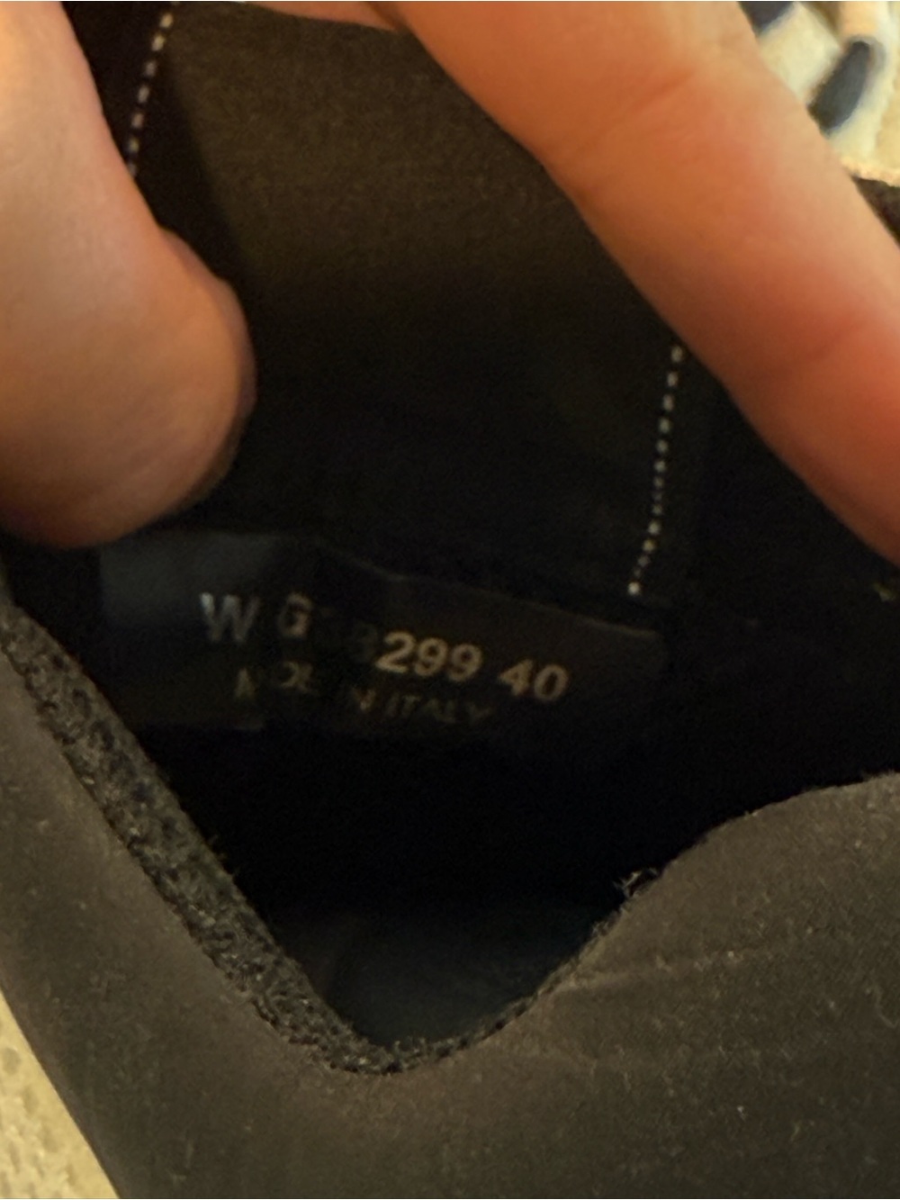 100% Authentic CHANEL White and Black CC Logo Men’s Sneakers - Picture 7 of 8